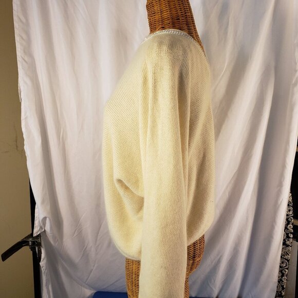 I.B. DIFFUSION Women's Beaded White Sweater Size M/L - Picture 2 of 5